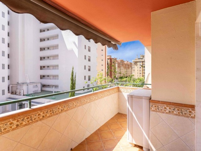 Apartamento con 3 Dormitorios  en Fuengirola