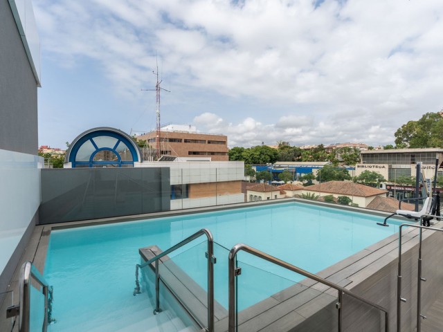 Apartamento con 2 Dormitorios  en Fuengirola