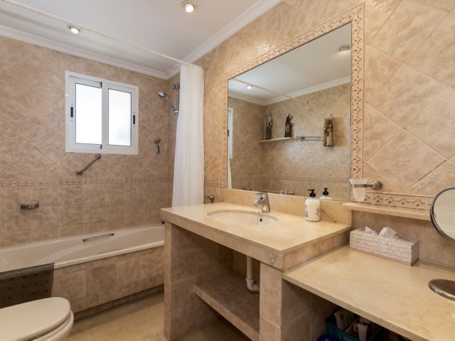 2 Schlafzimmer Apartment in La Carihuela