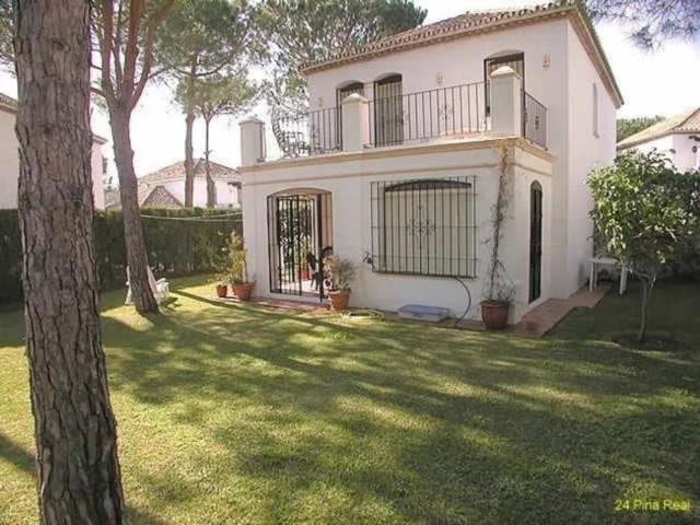 3 Sovrums Villa i Estepona