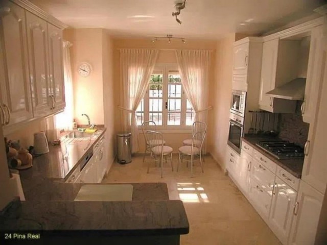 3 Sovrums Villa i Estepona