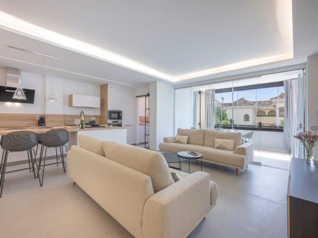 Apartamento con 3 Dormitorios  en Marbella