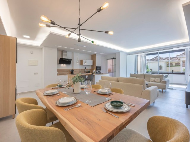 Apartamento con 3 Dormitorios  en Marbella