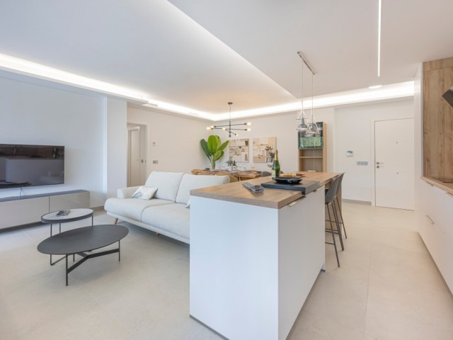 Apartamento con 3 Dormitorios  en Marbella