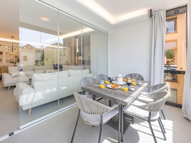 Apartamento con 3 Dormitorios  en Marbella