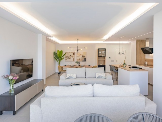 Apartamento con 3 Dormitorios  en Marbella