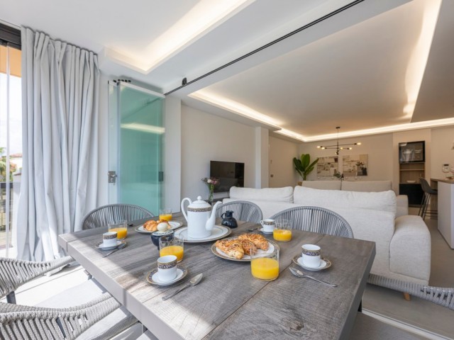 Apartamento con 3 Dormitorios  en Marbella