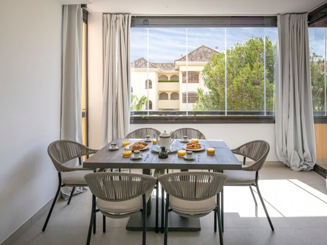 Apartamento con 3 Dormitorios  en Marbella