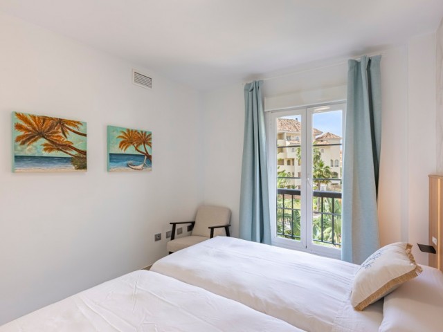 Apartamento con 3 Dormitorios  en Marbella