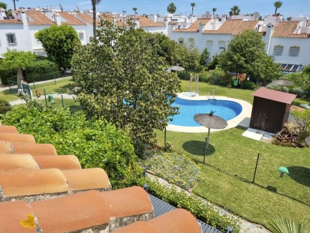 Reihenhaus, Casares Playa, R5081407