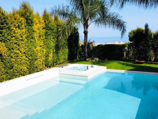 6 Soveroms Villa i Marbella