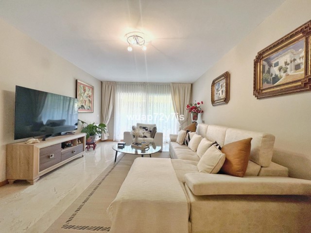 Huoneisto, Guadalmina Alta, R5114638