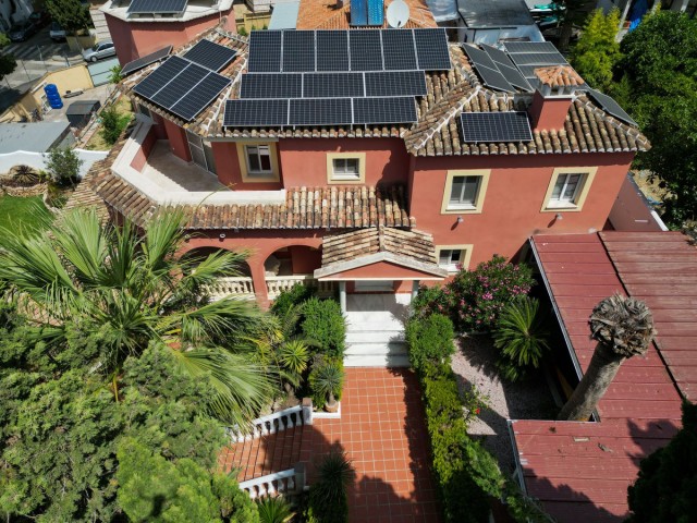 Villa con 4 Dormitorios  en Mijas