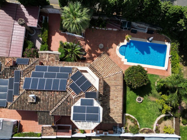 Villa con 4 Dormitorios  en Mijas