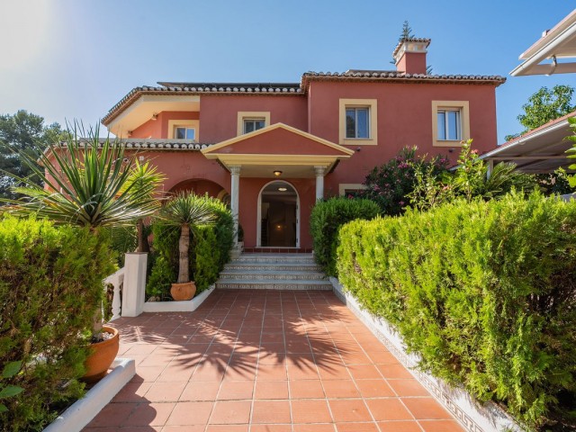 Villa con 4 Dormitorios  en Mijas