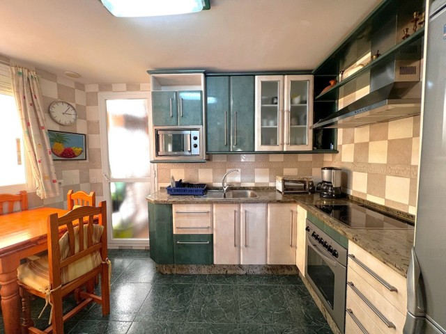 Apartamento con 3 Dormitorios  en Fuengirola