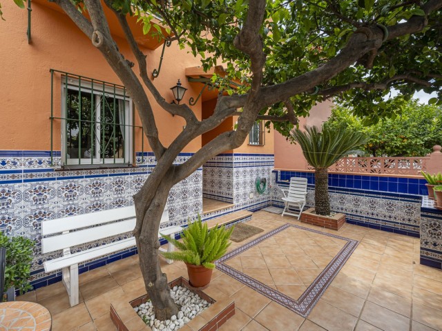 4 Schlafzimmer Reihenhaus in Nueva Andalucía