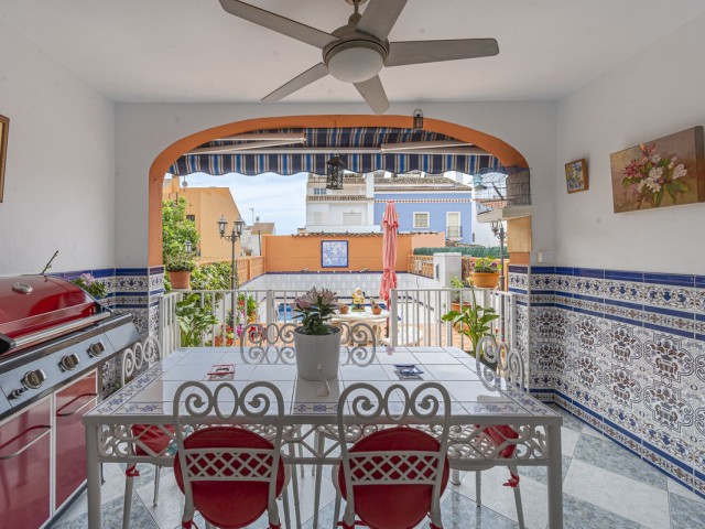 4 Schlafzimmer Reihenhaus in Nueva Andalucía