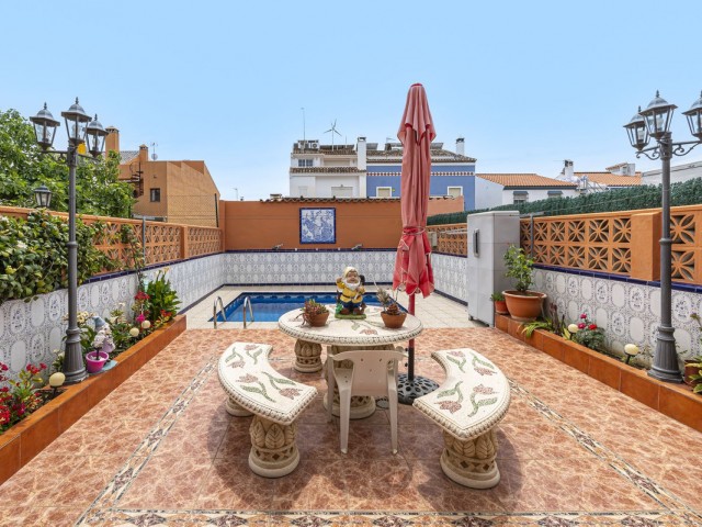 4 Schlafzimmer Reihenhaus in Nueva Andalucía