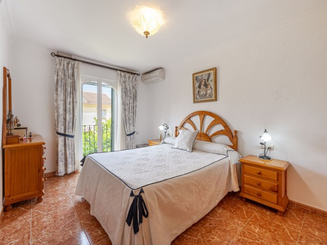 4 Schlafzimmer Reihenhaus in Nueva Andalucía