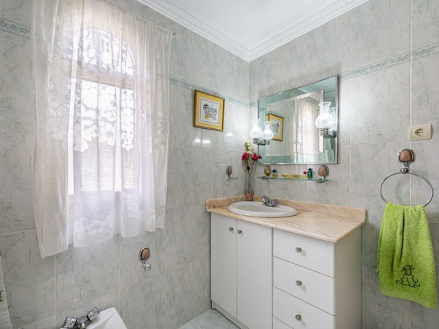 4 Schlafzimmer Reihenhaus in Nueva Andalucía