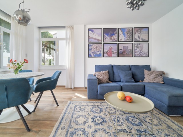 2 Bedrooms Apartment in Elviria