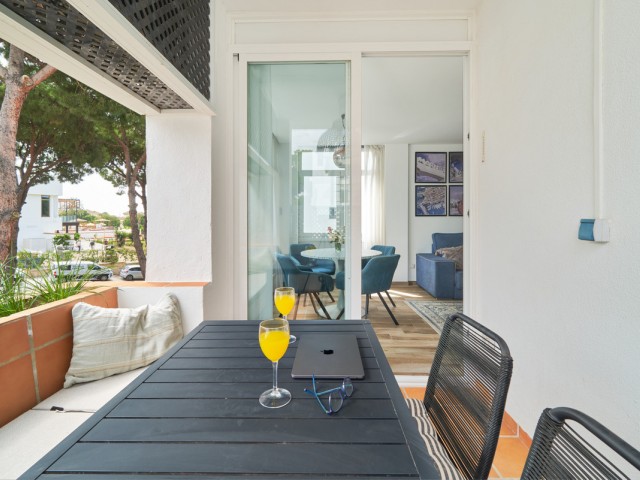 2 Bedrooms Apartment in Elviria