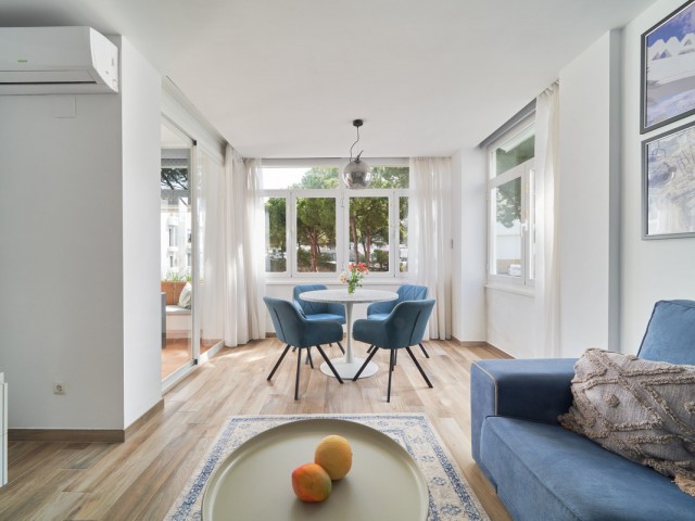 2 Bedrooms Apartment in Elviria