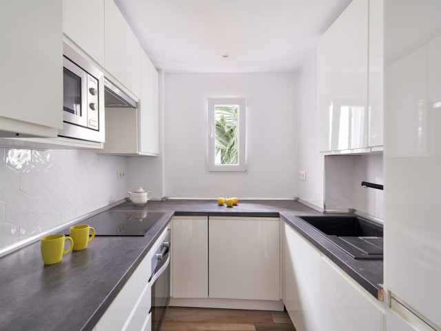 2 Bedrooms Apartment in Elviria