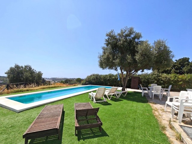 4 Sovrums Villa i Estepona
