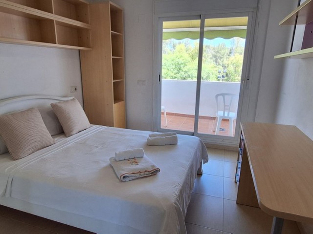 Appartement avec 4 Chambres  à Torrequebrada
