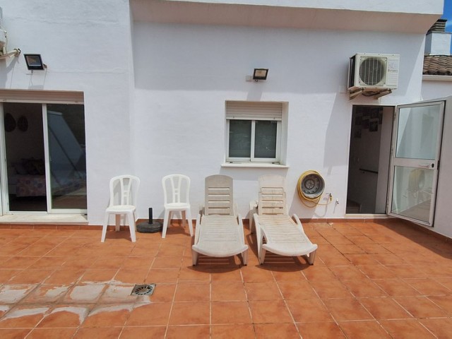 Appartement avec 4 Chambres  à Torrequebrada
