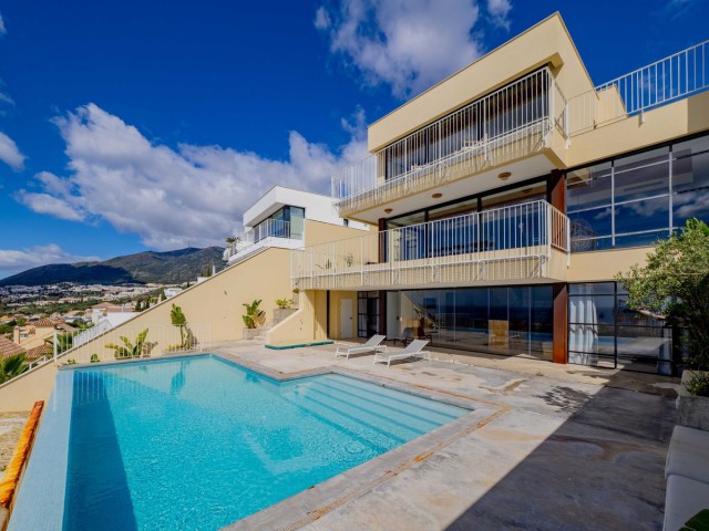 5 Bedrooms Villa in Benalmadena