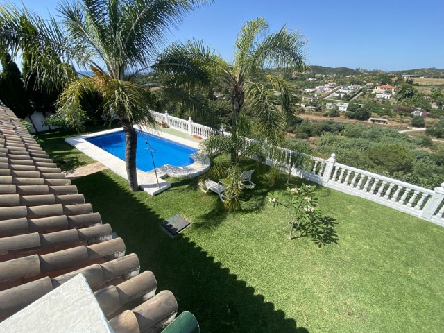 3 Sovrums Villa i Estepona