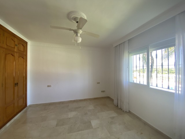 3 Sovrums Villa i Estepona