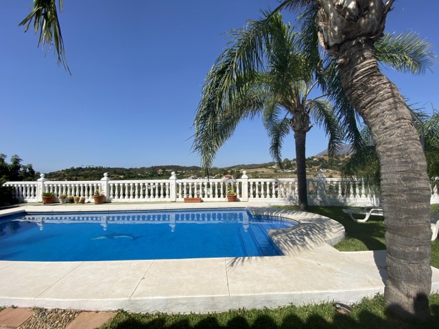 3 Sovrums Villa i Estepona