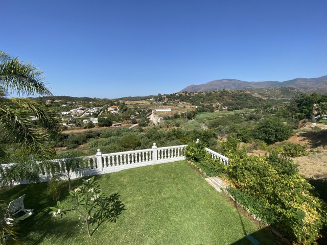 3 Sovrums Villa i Estepona