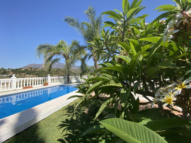 3 Sovrums Villa i Estepona