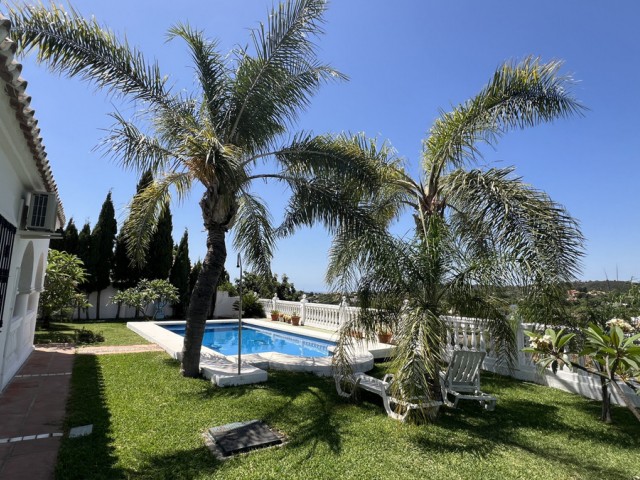 3 Sovrums Villa i Estepona