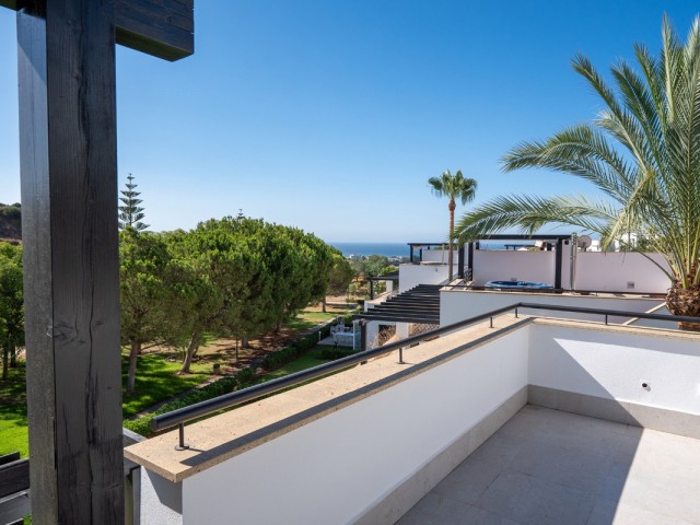 Adosado con 3 Dormitorios  en Marbella