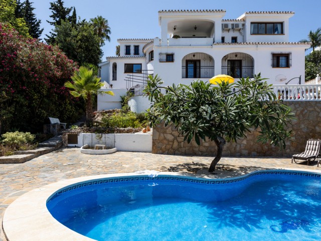6 Bedrooms Villa in Torremuelle