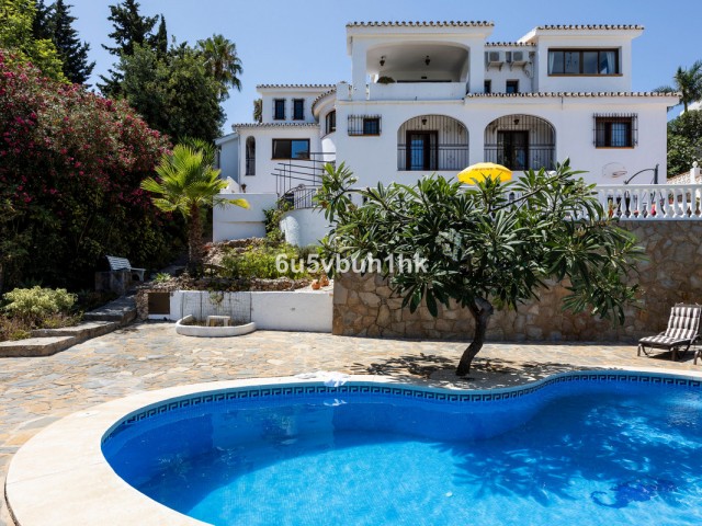 6 Bedrooms Villa in Torremuelle