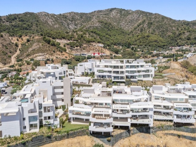Apartamento con 3 Dormitorios  en Marbella