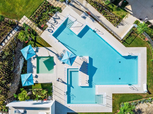 Apartamento con 3 Dormitorios  en Marbella
