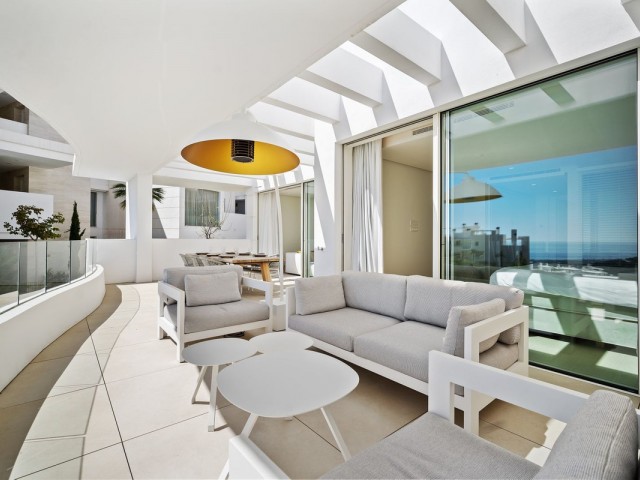 Apartamento con 3 Dormitorios  en Marbella