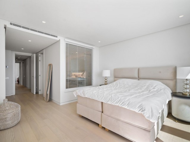 Apartamento con 3 Dormitorios  en Marbella