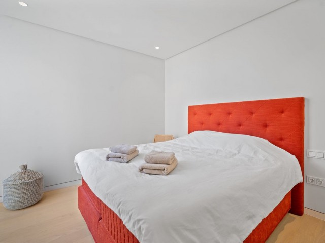 Apartamento con 3 Dormitorios  en Marbella