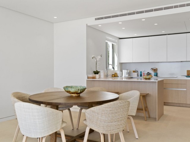 Apartamento con 3 Dormitorios  en Marbella