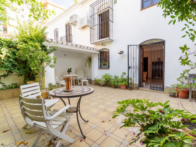 Villa con 4 Dormitorios  en Fuengirola
