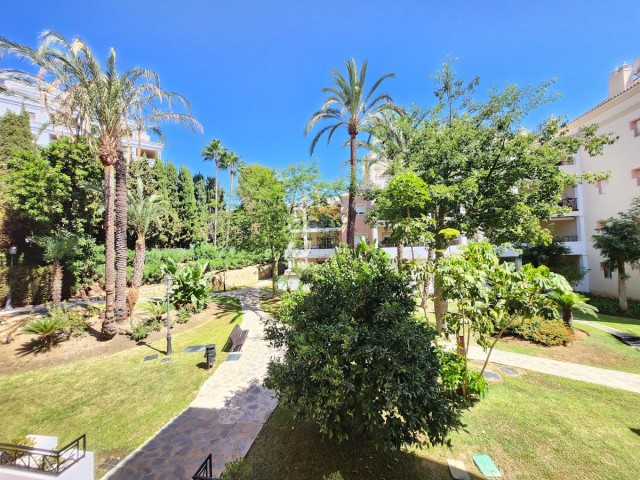 Leilighet, Nueva Andalucia, R5117008